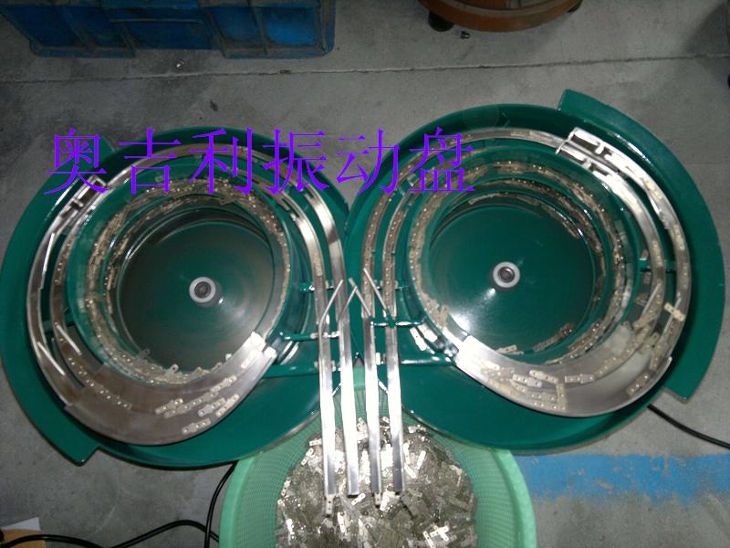 如何調節振動盤的工作頻率？